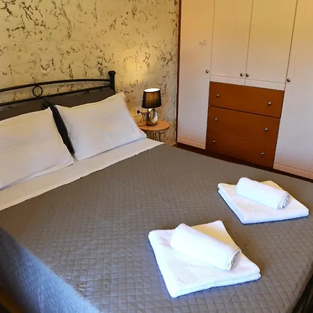 Apartamento Robusto Cosy With Garden Near Corfu Town *