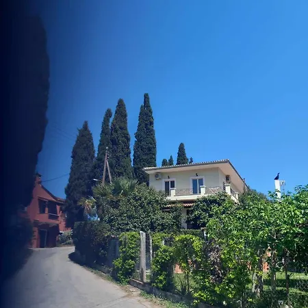 Robusto Cosy With Garden Near Corfu Town Apartamento *