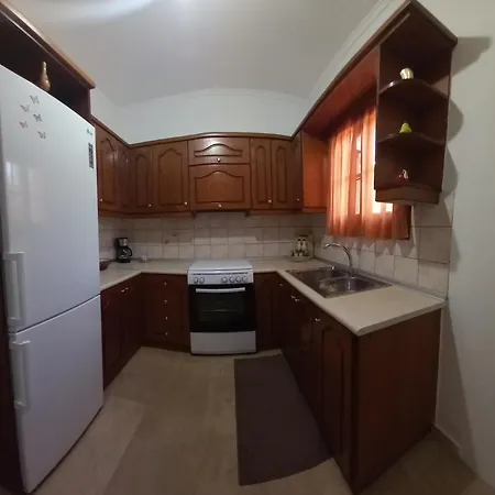 Apartamento Robusto Cosy With Garden Near Corfu Town *