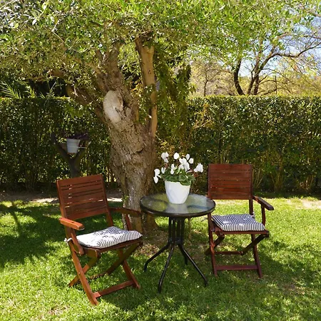 דירה Robusto Cosy With Garden Near Corfu Town