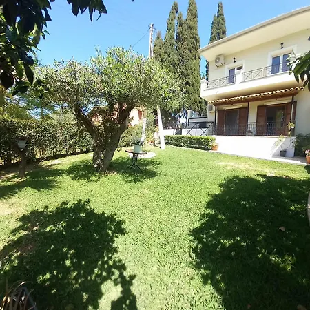 Lägenhet Robusto Cosy With Garden Near Corfu Town Kontokali