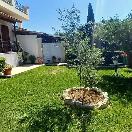 Robusto Cosy With Garden Near Corfu Town Kontokali